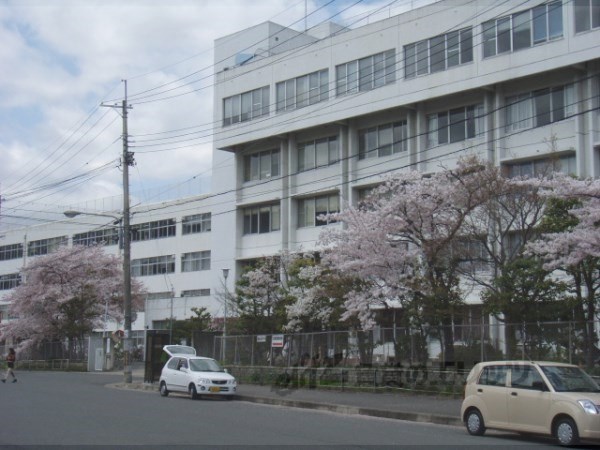 Hospital. Kawabata 2060m until the General Hospital (Hospital)