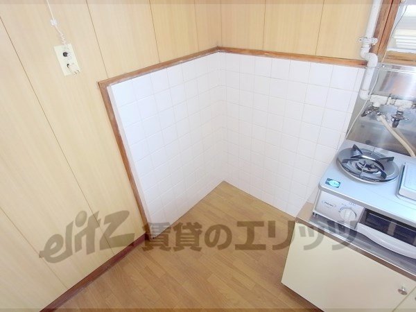 Other room space. Refrigerator can be installed next to the kitchen table.