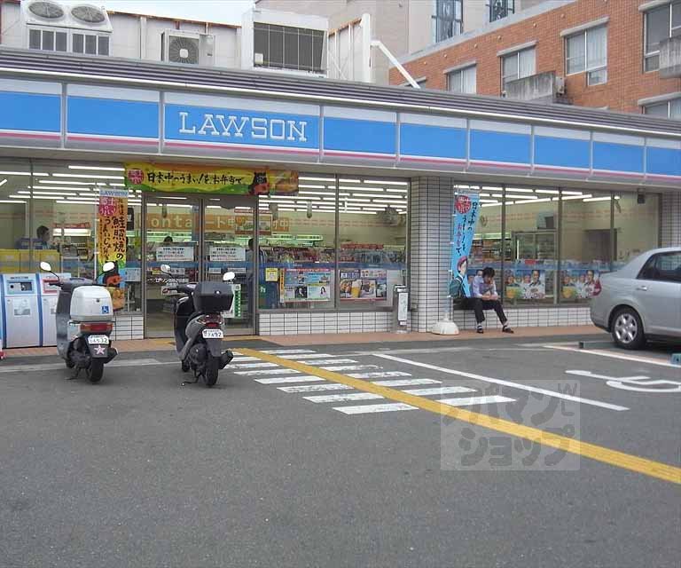 Convenience store. 220m until Lawson Saiinkasuga through store (convenience store)