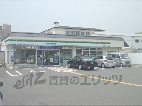 Convenience store. FamilyMart god river Takatsuji store up (convenience store) 360m