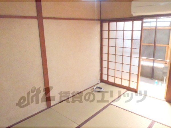 Living and room. Japanese-style room 6 quires