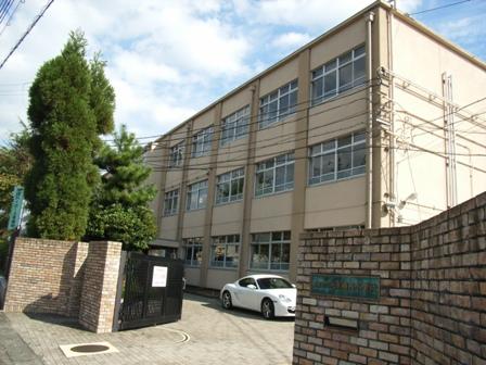 Primary school. Nishikyogoku Nishi Elementary School up to 200m  