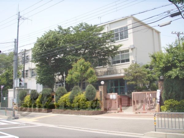 Primary school. SusumuOsamu up to elementary school (elementary school) 200m