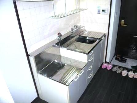 Kitchen. Spacious kitchen, It is easy to use looks good