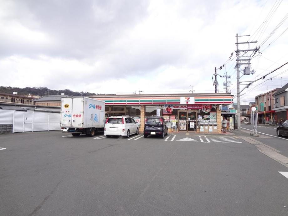 Convenience store. Seven-Eleven 515m to Kyoto Yamashina Dodo Machiten