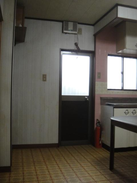 Same specifications photo (kitchen). Back door