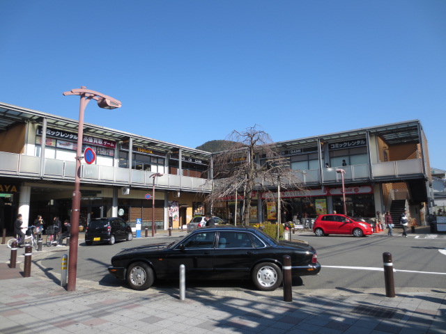 Rental video. TSUTAYA Yamashina Station shop 512m up (video rental)