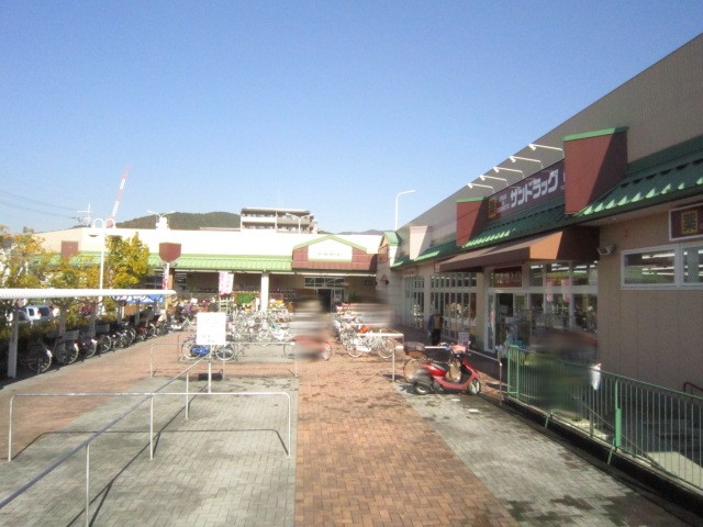 Shopping centre. Fashion Center Shimamura Yamashina Sanjo store up to (shopping center) 487m