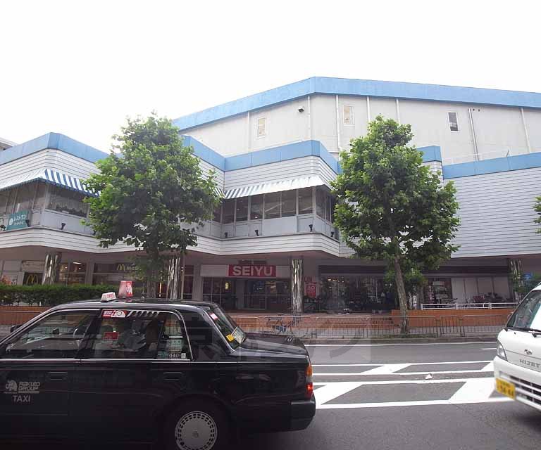 Supermarket. Seiyu Yamashina store up to (super) 459m