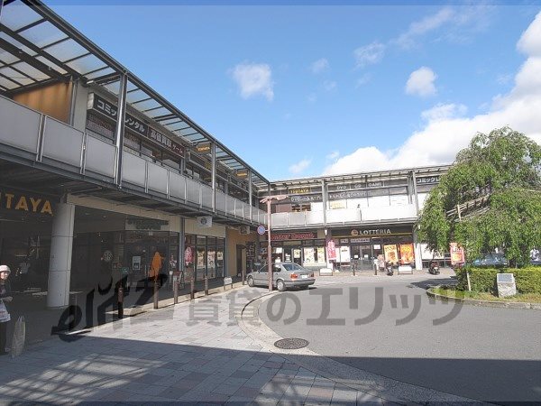 Rental video. TSUTAYA Yamashina Station shop 690m up (video rental)