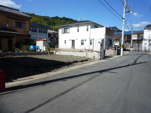 Local photos, including front road. Local architecture during photo