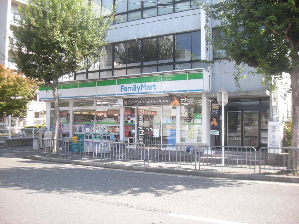 Convenience store. FamilyMart Kuju Yamashina Nishino store (convenience store) to 525m