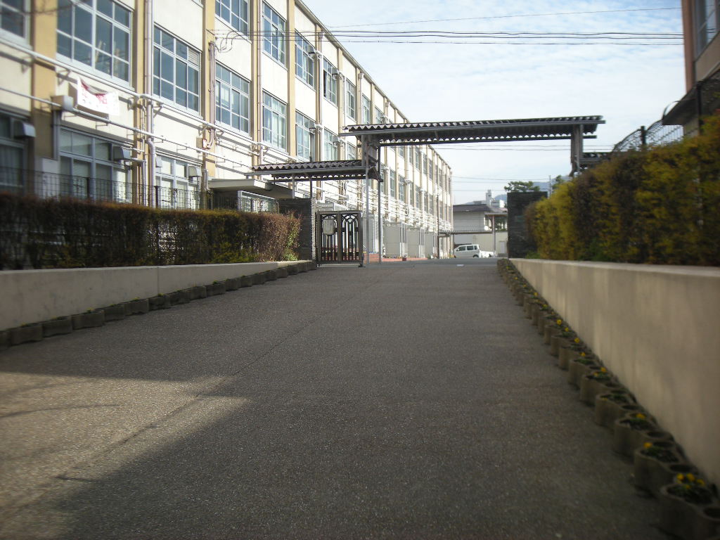 Junior high school. 761m to Kyoto Municipal AnSachitera junior high school (junior high school)
