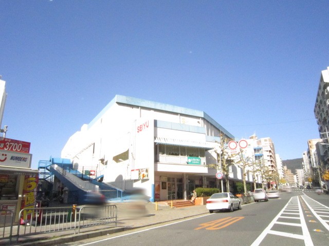 Shopping centre. Seiyu Yamashina store up to (shopping center) 1409m