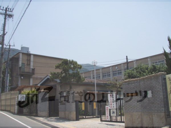 Primary school. Oya to elementary school (elementary school) 1120m