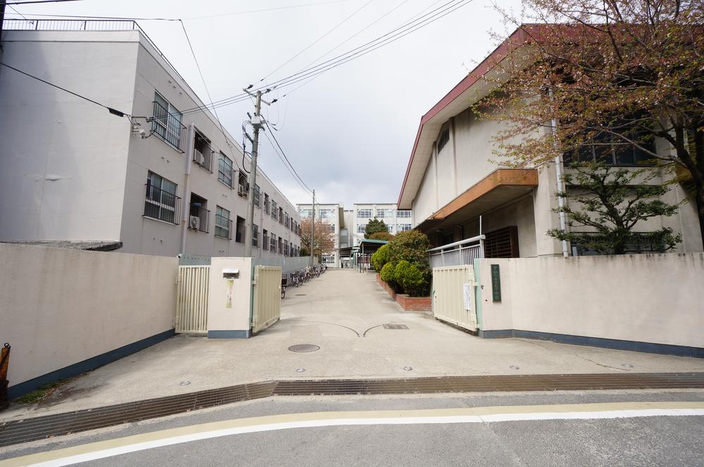 Primary school. 959m to Kyoto Municipal Otsuka Elementary School