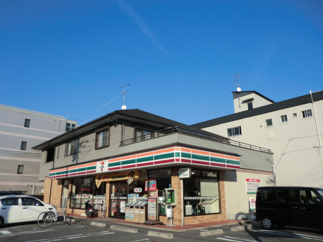 Convenience store. Seven-Eleven Kyoto Yamashina Nagitsuji store up (convenience store) 130m