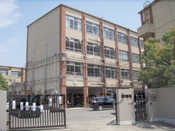 Primary school. Dodo to elementary school (elementary school) 850m