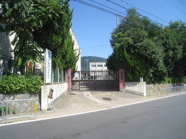 Primary school. 626m to Kyoto Municipal SusumuOsamu elementary school (elementary school)