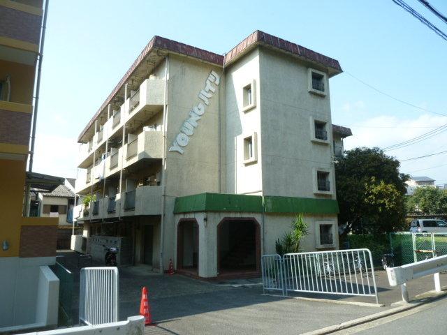 Local appearance photo. Local (10 May 2013) Shooting