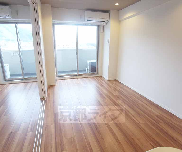 Living and room. Spacious room ・