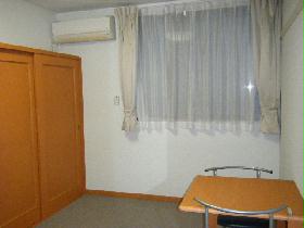Living and room. closet ・ Also equipped with air conditioning