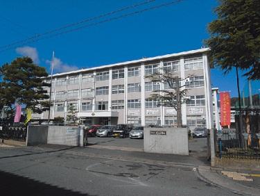 Junior high school. Maizuru City Johoku until junior high school 195m up to 3-minute walk