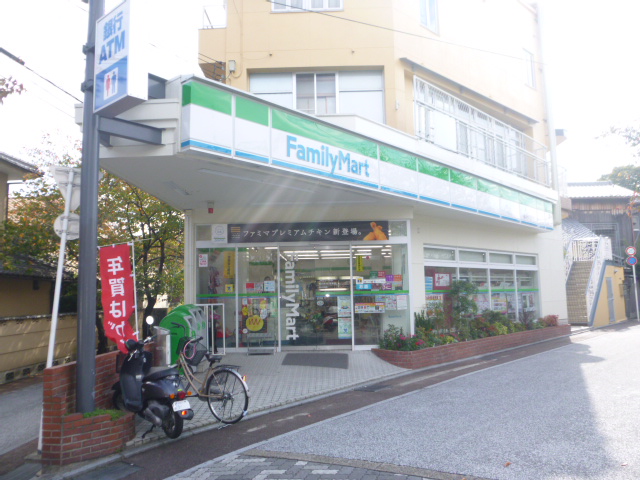 Convenience store. 700m to FamilyMart KajiTomo Nishi-Mukō Station (convenience store)