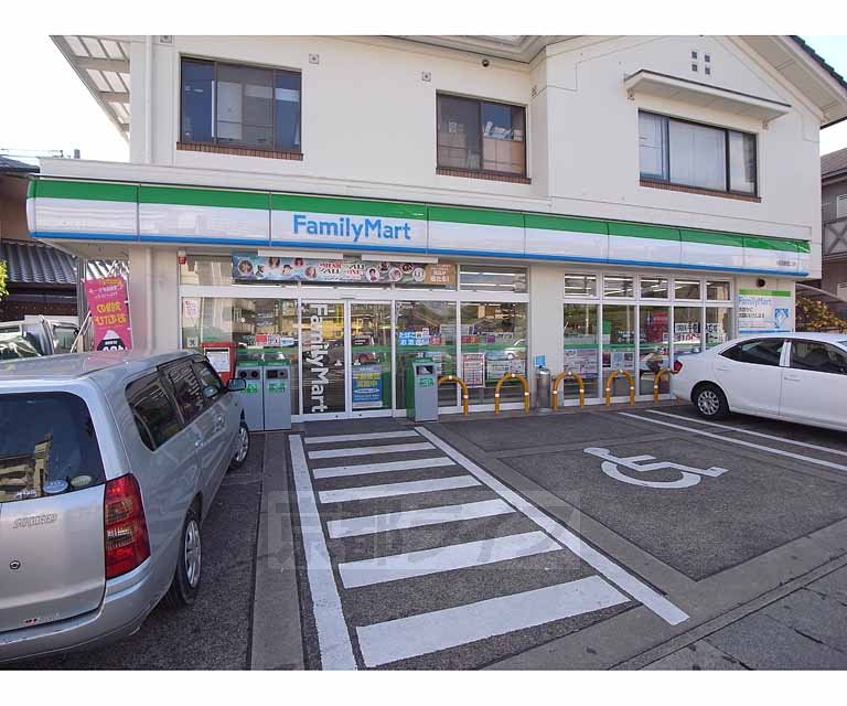 Convenience store. FamilyMart Muko Lok Nishiguchi store up (convenience store) 150m