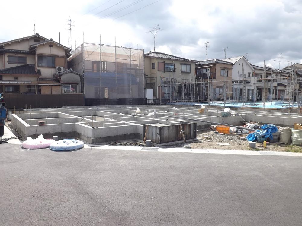 Local photos, including front road. Local architecture during photo