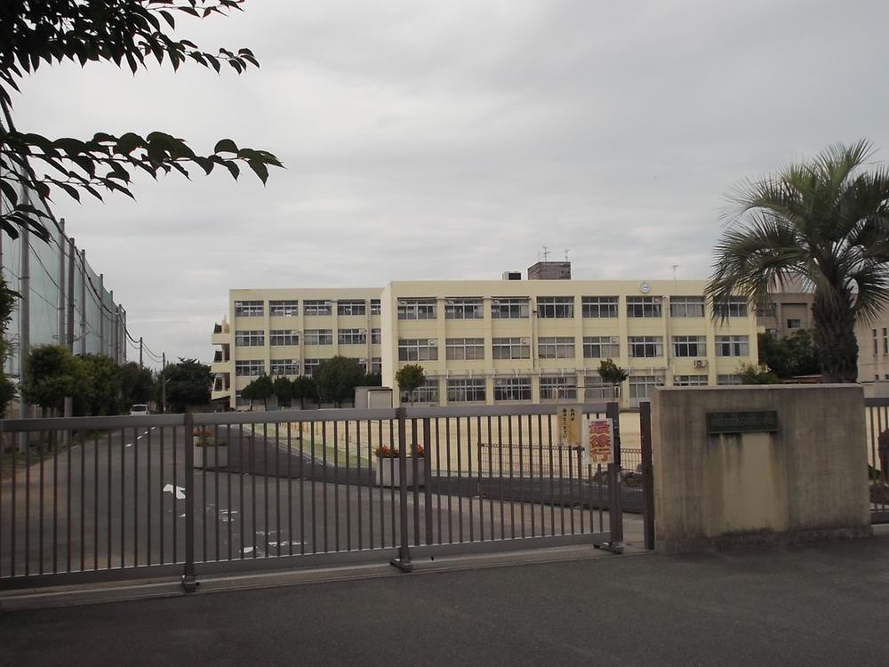 Primary school. School of fifth Koyo 670m elementary school near the children to elementary school is also safe