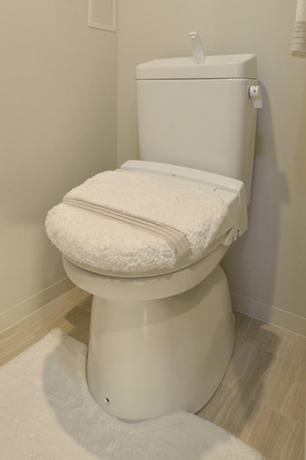 Toilet.  [Hyper Kira Mick Western-style toilet] There are antibacterial effect of confidence and trust that conforms to international standards, Scratch dirt, Is a strong hyper Kira Mick Western-style toilet in filth dirt (same specifications)