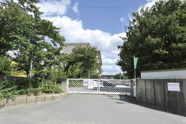 Surrounding environment. Muko stand fourth Koyo Elementary School (8-minute walk ・ About 600m)
