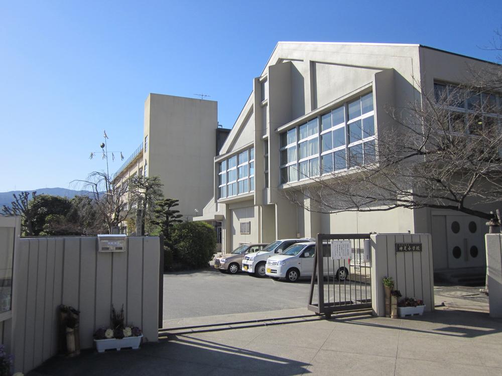Primary school. Nagaokakyo Tatsugami 160m to foot elementary school