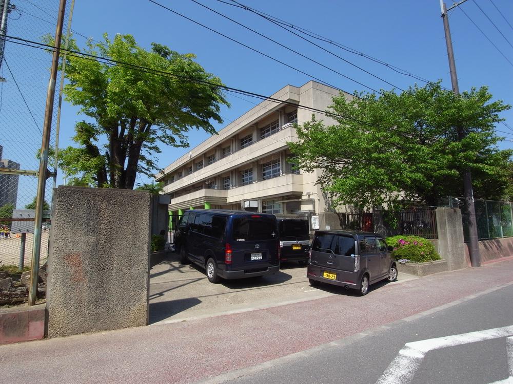 Primary school. 410m to Nagaoka ninth elementary school