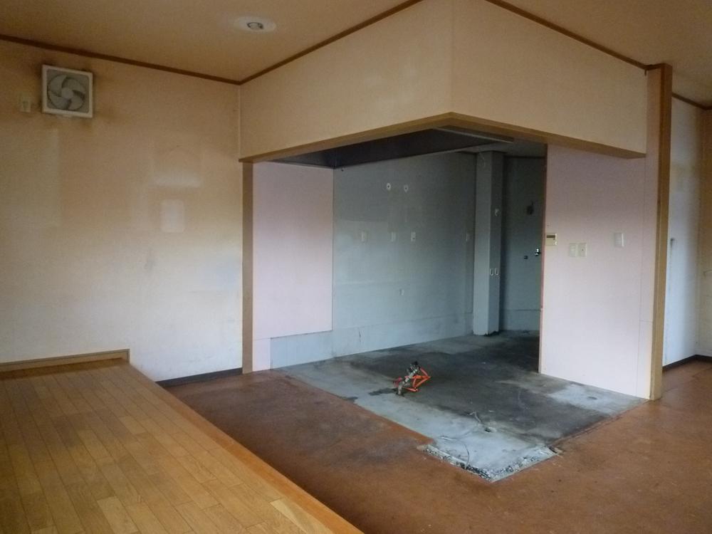 Other introspection. Original okonomiyaki shop, There is also the parlor. If renovated, You can adapt to a variety of shops.