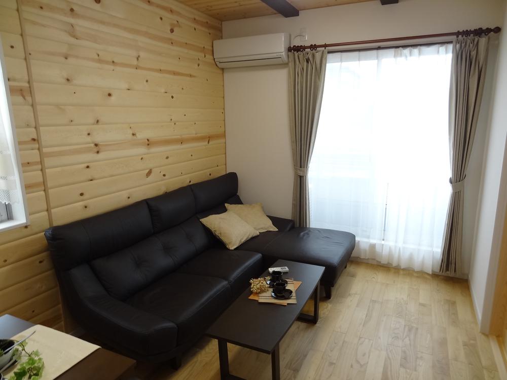 Living. Local (10 May 2013) Shooting