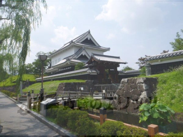 park. 300m until shōryūji castle park (park)
