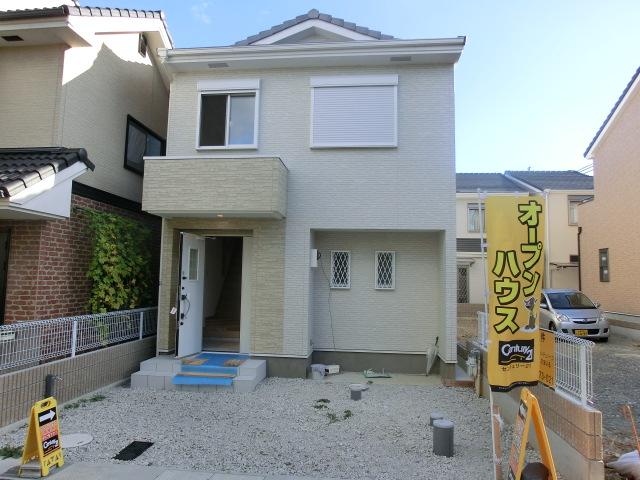 Building plan example (exterior photos). Building plan example (No. 2 place) building price 15,190,000 yen, Building area 81 sq m