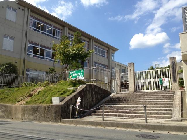 Primary school. Nagaokakyo Municipal Choboji to elementary school 777m