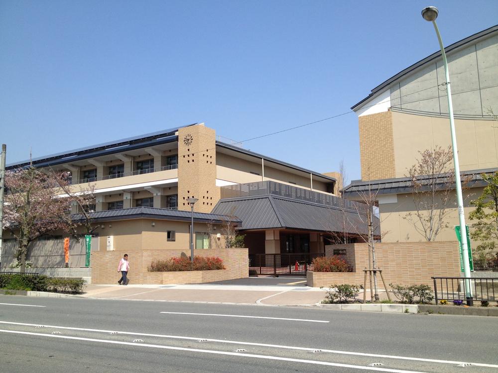 Primary school. Nagaokakyo 699m to stand Nagaoka seventh elementary school