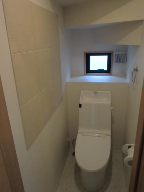 Toilet. Shower toilet integrated toilet ・ Enforcement example