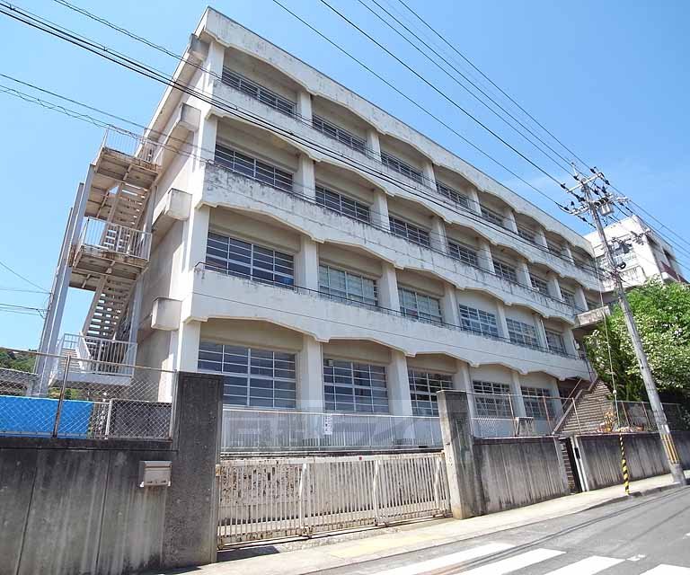 Primary school. Second Oyamazaki to elementary school (elementary school) 79m
