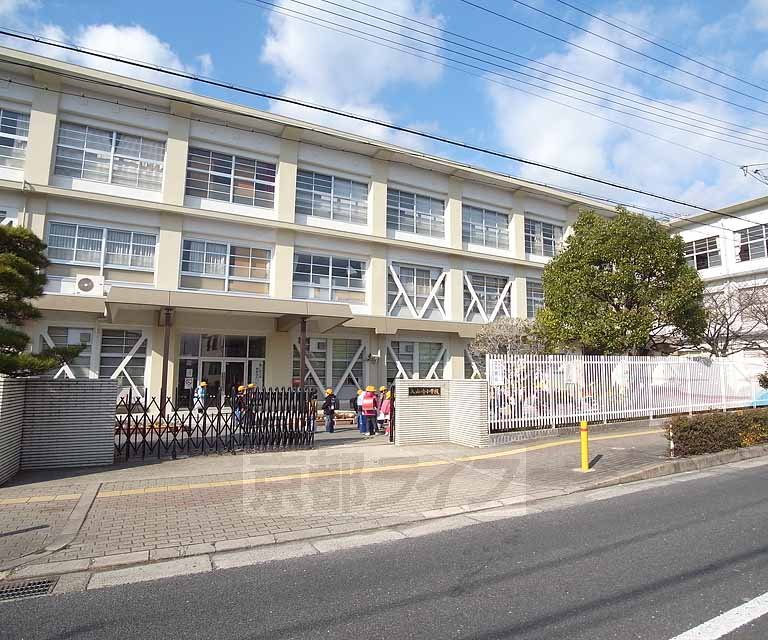 Primary school. Oyamazaki up to elementary school (elementary school) 810m