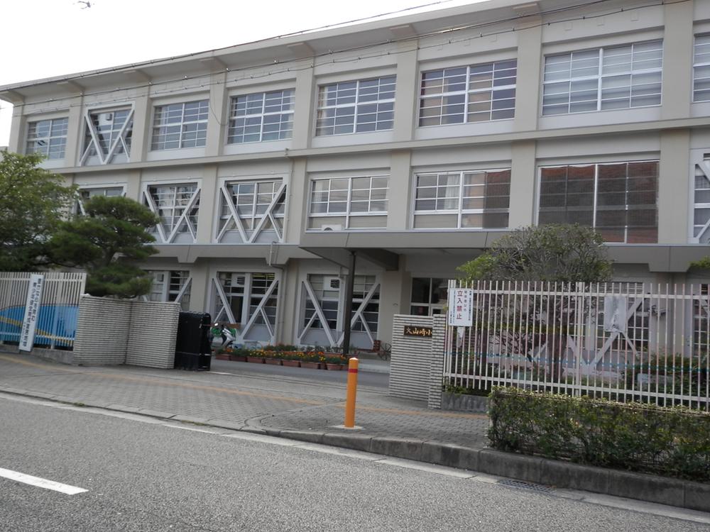 Primary school. Ōyamazaki stand Oyamazaki to elementary school 695m