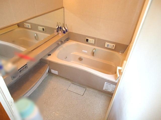 Bathroom. 1620 size bathroom