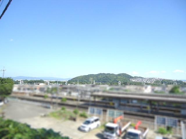 View photos from the dwelling unit. View from the town Yodogawa direction of