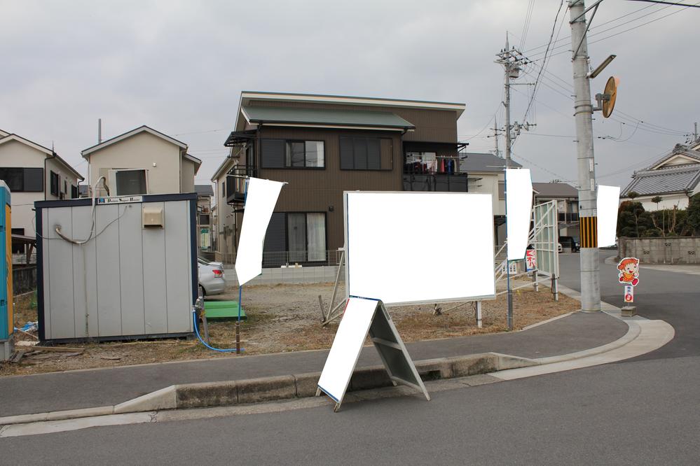 Local photos, including front road. No. 2 place