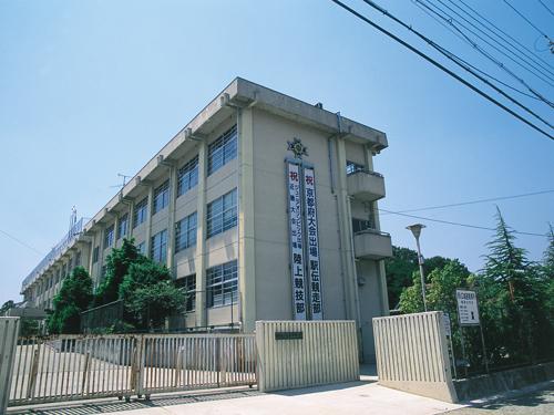 Junior high school. Seika 3340m until junior high school