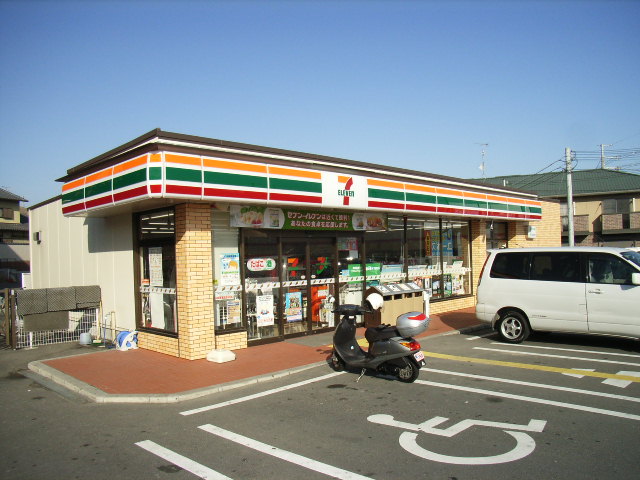 Convenience store. 808m to Seven-Eleven (convenience store)